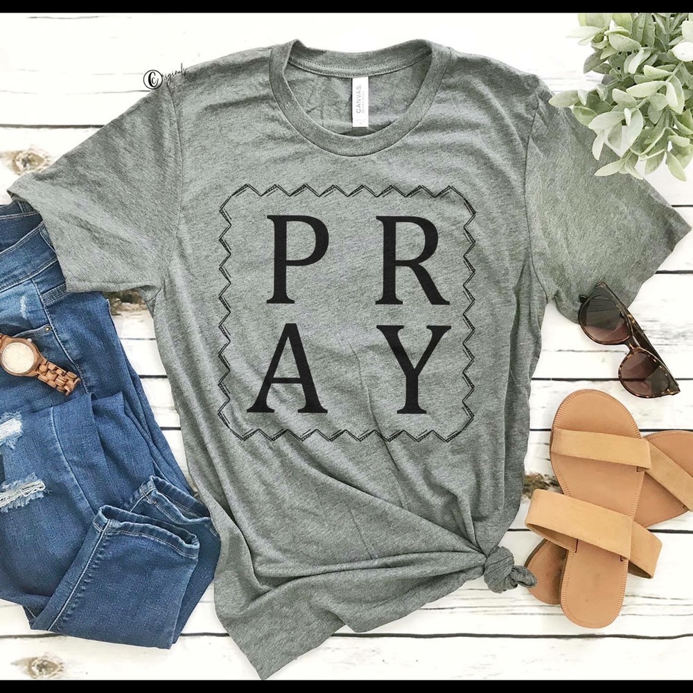 PRAY graphic tee